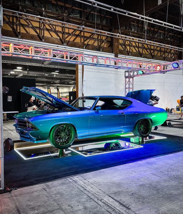 Chevelle Chrome Showcase Stand